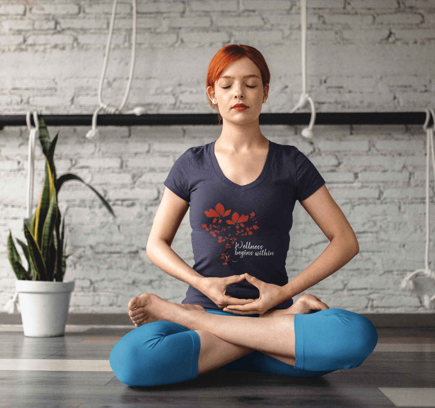 Juni V-neck T-shirt Yoga Wellness for Women